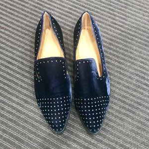 Blue velvet shoes with studs